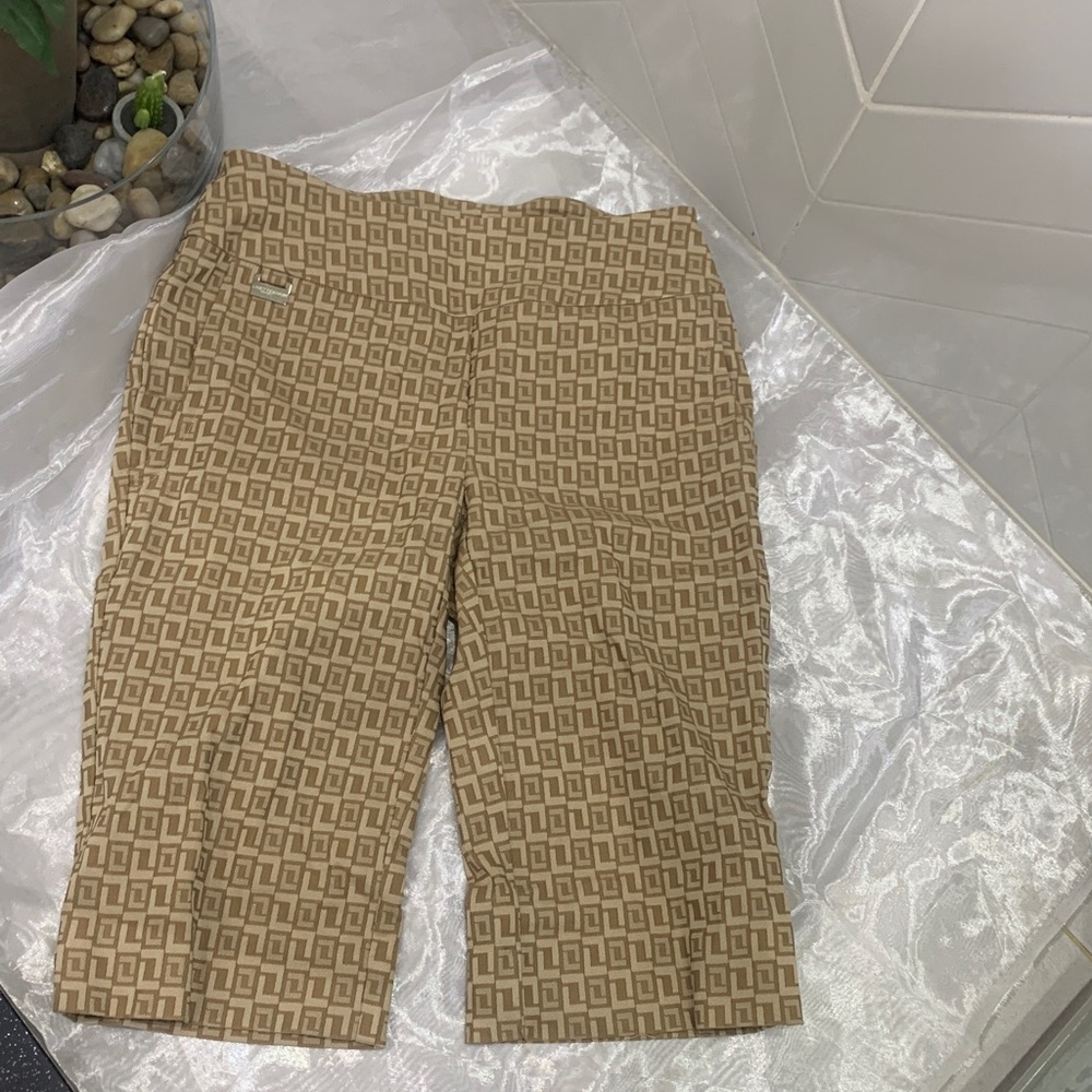 🇨🇦Lisette L Sport Montreal Geometric Patterned Tan Bermudas Pants